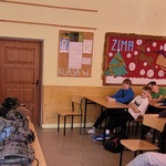 Żołnierze prezentują sprzęt.jpg