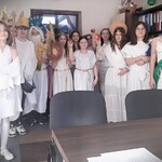 uczniowie SP 43 jako olimpijscy bogowie  (8).jpg