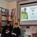 Uczniowie prezentują pokaz Mechanik - zawód z pasją (6).jpg