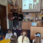 Uczniowie prezentują pokaz Mechanik - zawód z pasją (9).jpg