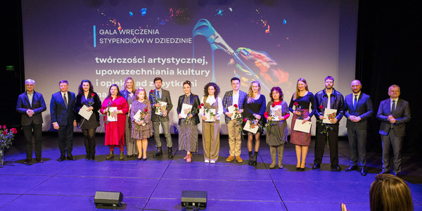 Rozdanie aktów przyznania stypendium Marszałka Województwa Podlaskiego.jpg