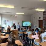 Prelegentki prowadzą pogadankę dla uczniów (5).jpg