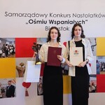 5 laureatka i finalistka z dyplomami.jpg