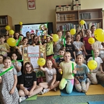 Dzieciom z klas trzecich czyta kierownik Filii nr 8 Książnicy Podlaskiej (6).jpg
