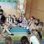 2 c mama Wojtka czyta legendę O Białymstoku i o białym stoku (1).jpg