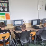 Uczniowie klas VII - VIII w wirtualnym escaperoomie przygotowanym przez cyberliderów (6).jpg