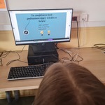 Uczniowie klas VII - VIII w wirtualnym escaperoomie przygotowanym przez cyberliderów (8).jpg