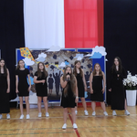 8 część artystyczna - uczniowie reycytują (7).png