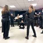 4 młodzi aktorzy na scenie (5).jpg
