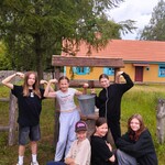 3 młodzież a grupy Abrakadabra w Muzeum Sztuki Ludowej w Jurowcach (1).jpeg