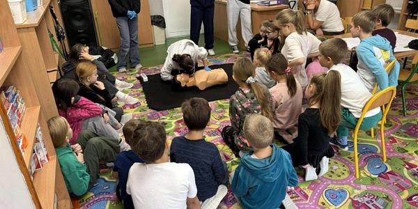 dzieci uczą się RKO 3.jpg