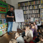 2 Tomasz Samojlik uczy jak rysować bohaterów jego książek (2).png