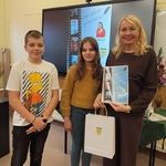 Uczniowie z Martą Nowik - zdjęcie grupowe (3).jpg