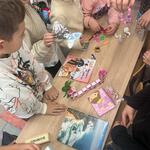 Wymiana rzeczy podczas zajęć edukacji zdrowotnej (7).jpg