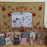 Świąteczna wystawka w bibliotece (2).jpg