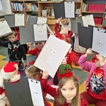 I C na zajęciach mikołajkowych w czytelni (3).jpg