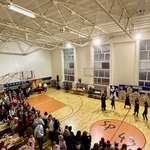 występ zespołu teatralnego widziany z balkonu (2).JPG