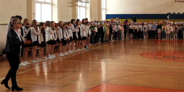 4Akcja SP 43 - do hymnu szkoły.jpg
