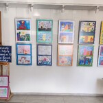 Prace uczniów na wystawie w Klubie Stok (4).jpg