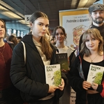 3 - Radek Rak podpisuje książki (3).jpg