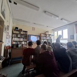 Uczniowie klasy 7B podczas spotkania.jpg
