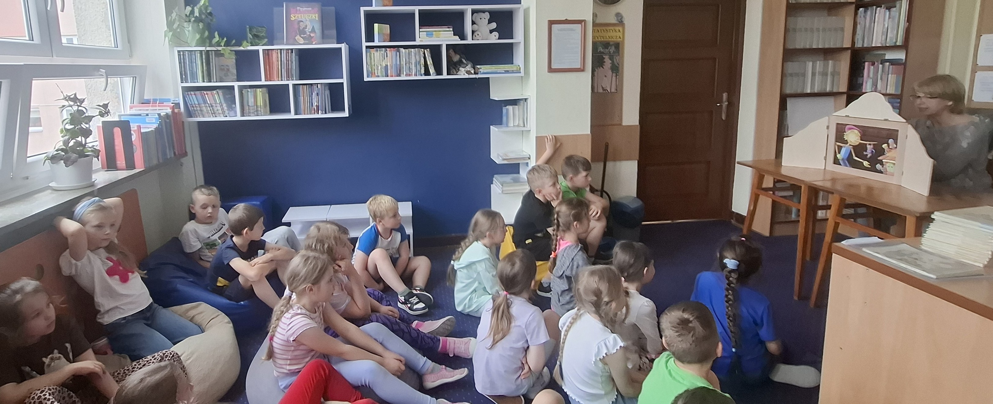 Teatrzyk na Tydzień Bibliotek.jpg