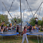 Festyn - zabawy na trampolinach (4).png
