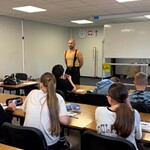 Spotkanie uczniów ze Stażnikiem Lasu Strażakiem OSP Klepacze i przekazanie Laurek w ramach akcji GigaLaurka 6.jpg