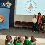 Rozczytane Podlaskie uczennice SP 43 z pisarką (1).jpg