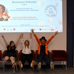 Rozczytane Podlaskie uczennice SP 43 z pisarką (7).JPG