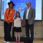 Nagrodzeni w konkursie i wręczający nagrody (4).JPG