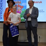 Wyróżnieni w konkursie i wręczający dyplomy (1).JPG
