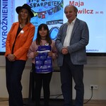 Wyróżnieni w konkursie i wręczający dyplomy (2).JPG