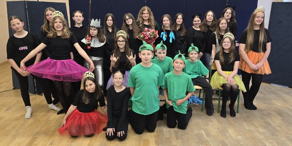 Wieczorek teatralny - Abrakadabra z opiekunką artystyczną.jpg