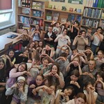 Aktyw bibblioteczny - dzieci w w czytelni (2).jpg
