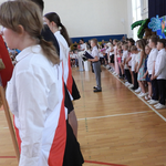 5 Zakończenie r sz klas I - III - klasy III i poczet sztandarowy (14).png