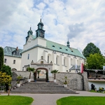 Sanktuarium w Żarkach Leśniowie.jpg