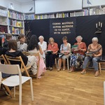 Narodowe Czytanie w Filii nr 8 KP - czytają panie z Klubu Seniora Klanzy (1).jpg