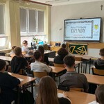 Narodowe Czytanie w szkole - VIII D (2).jpg