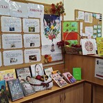 Wystawka z książkami i jabłkami (6).jpg
