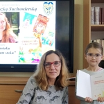 Pisarka podpisuje dzieciom swoje książki (22).jpg