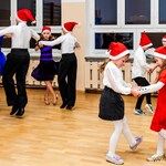 Festyn Szkolny 2022 - Poleczka w wykonaniu tancerzy szkoły tańca Top Dance.jpg