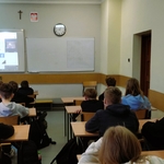 Uczniowie klasy VI a podczas lekcji online z okazji DBI (5).jpg