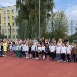 Uczniowie klas I - III podczas inauguracji roku szkolnego 2023_2024 (3).jpg