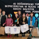 grupa zwycięzców.jpg
