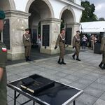 Laureaci Konkursu i Olimpiady na płycie Grobu Nieznanego Żołnierza (7).JPG
