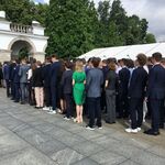 Laureaci Konkursu i Olimpiady na płycie Grobu Nieznanego Żołnierza (14).JPG