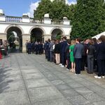 Laureaci Konkursu i Olimpiady na płycie Grobu Nieznanego Żołnierza (16).JPG