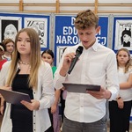 Magdalena i Aleksander - prowadzą akademię_ w tle dzieci z zespołu Gadu-Gadu.jpg