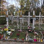 Widok ogólny na kwatery bohaterów Kamieni na szaniec na Cmentarzu Powązkowskim.jpg